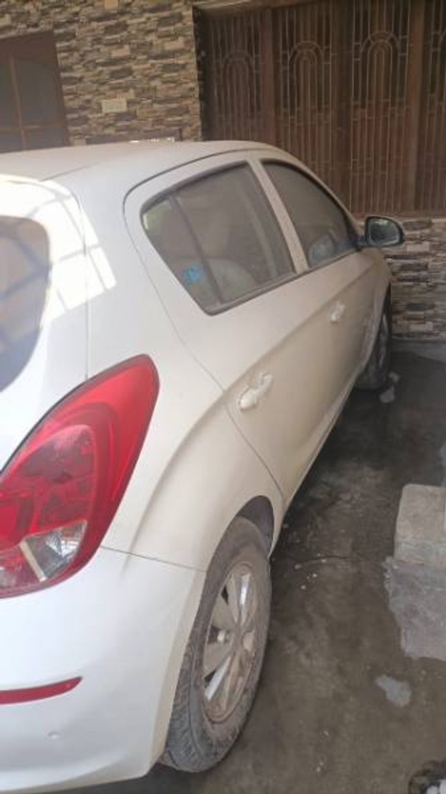 Second-hand 2013 Hyundai i20 Sportz 1.4 CRDi for sale in Varanasi-3