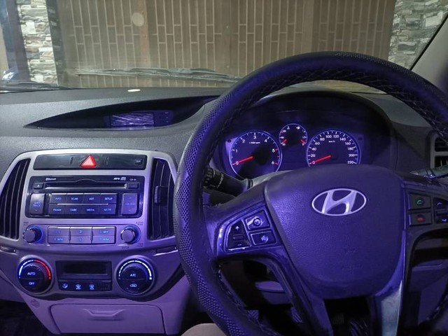 Second-hand 2013 Hyundai i20 Sportz 1.4 CRDi for sale in Varanasi-2