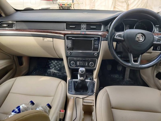 Second-hand 2015 Skoda Superb Elegance 1.8 TSI MT for sale in New Delhi-3