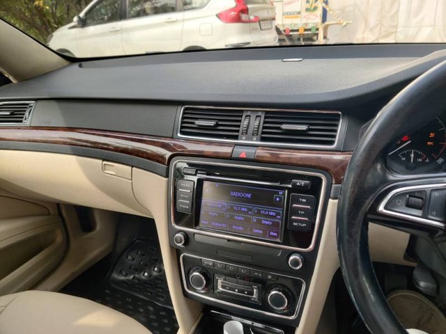 Second-hand 2015 Skoda Superb Elegance 1.8 TSI MT for sale in New Delhi-2