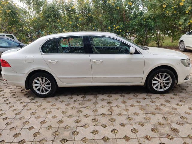 Second-hand 2015 Skoda Superb Elegance 1.8 TSI MT for sale in New Delhi-1