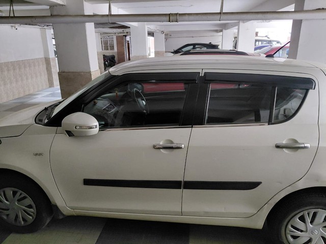 Second-hand 2018 Maruti Swift VXI for sale in Dispur-3