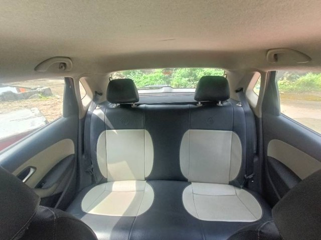 Volkswagen Polo Petrol Highline 1.2L Second-hand 2013 Volkswagen Polo Petrol Highline 1.2L for sale in Nathdwara-3