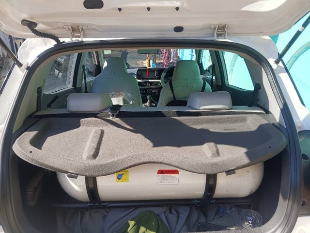 Second-hand 2023 Hyundai Grand i10 Nios Sportz CNG for sale in Sagar-5