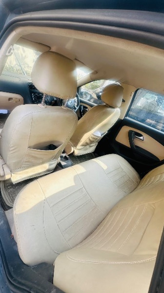 Second-hand 2017 Volkswagen Ameo 1.2 MPI Comfortline for sale in Greater Noida-8