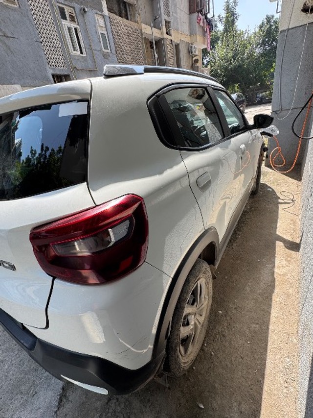 Second-hand 2023 Citroen eC3 Feel for sale in New Delhi-2