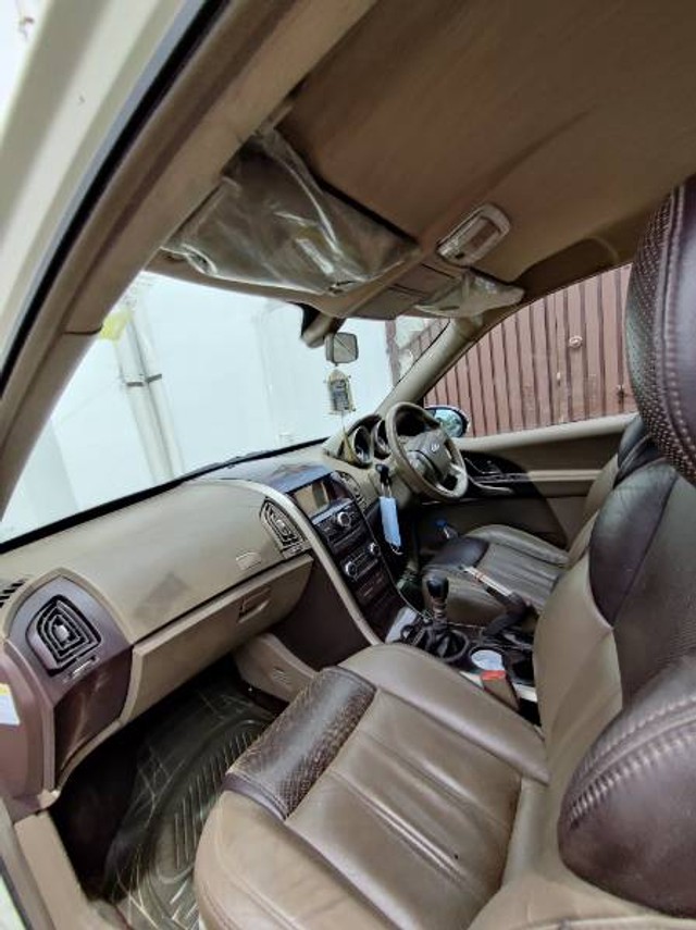 Second-hand 2013 Mahindra XUV500 W8 FWD for sale in Hardoi-3