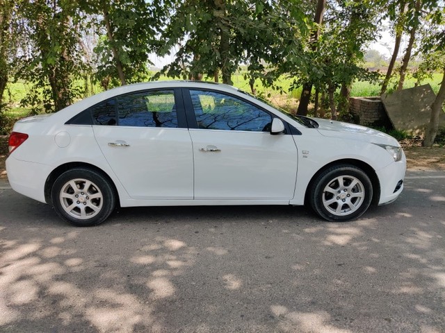 Second-hand 2013 Chevrolet Cruze LTZ for sale in Chandigarh-1