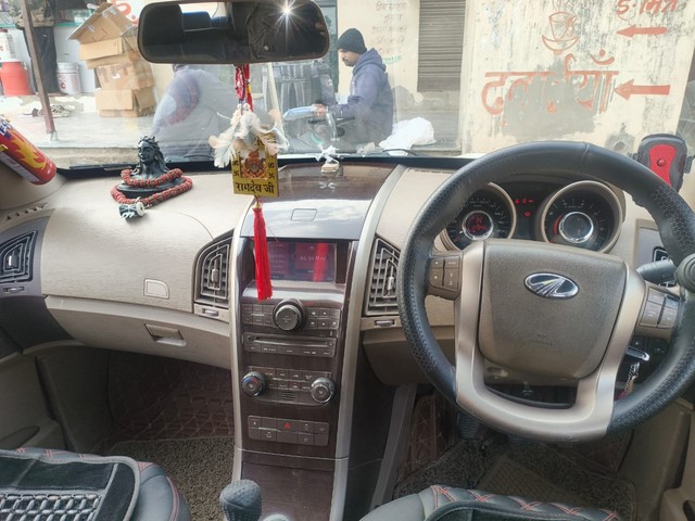 Second-hand 2015 Mahindra XUV500 R W10 FWD for sale in Ajmer-5