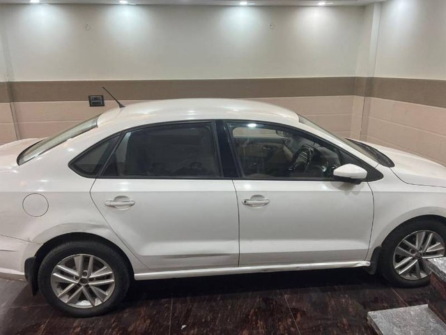 Second-hand 2018 Skoda Rapid 1.5 TDI Style BSIV for sale in New Delhi-3
