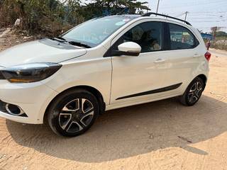 Tata Tiago 2015-2019 Tata Tiago 1.2 Revotron XZ Plus Dual Tone