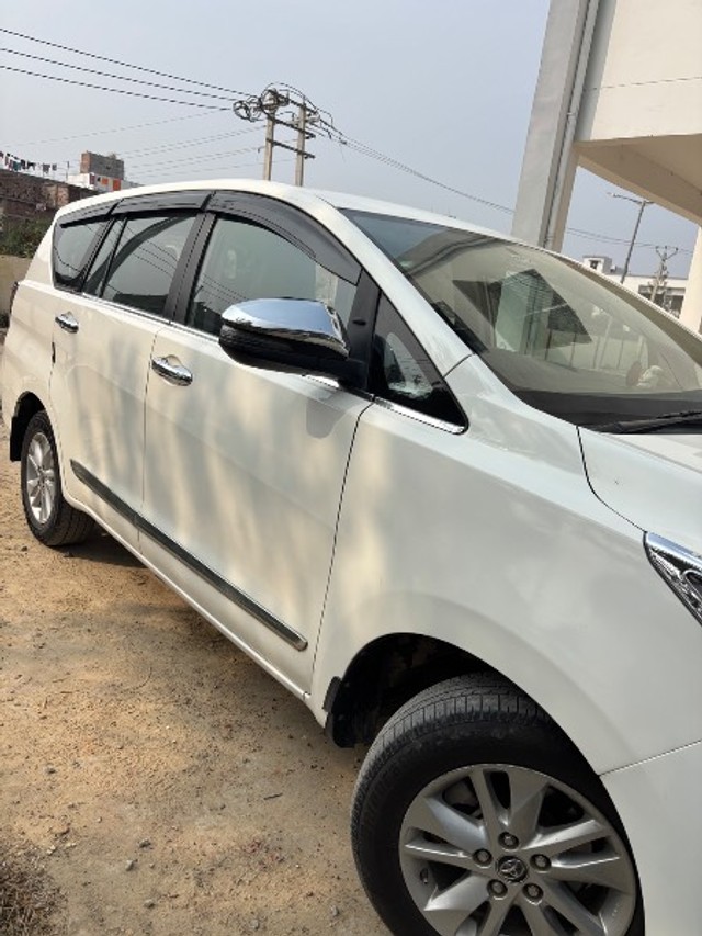 Toyota Innova Crysta 2.4 G MT BSIV Second-hand 2018 Toyota Innova Crysta 2.4 G MT BSIV for sale in Buxar-4