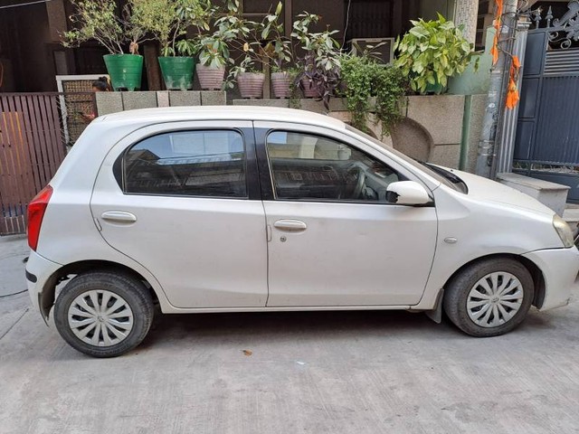 Second-hand 2011 Toyota Etios Liva G for sale in New Delhi-2