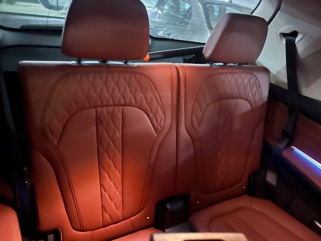 Second-hand 2024 BMW X7 xDrive40d Design Pure Excellence for sale in Bangalore-3