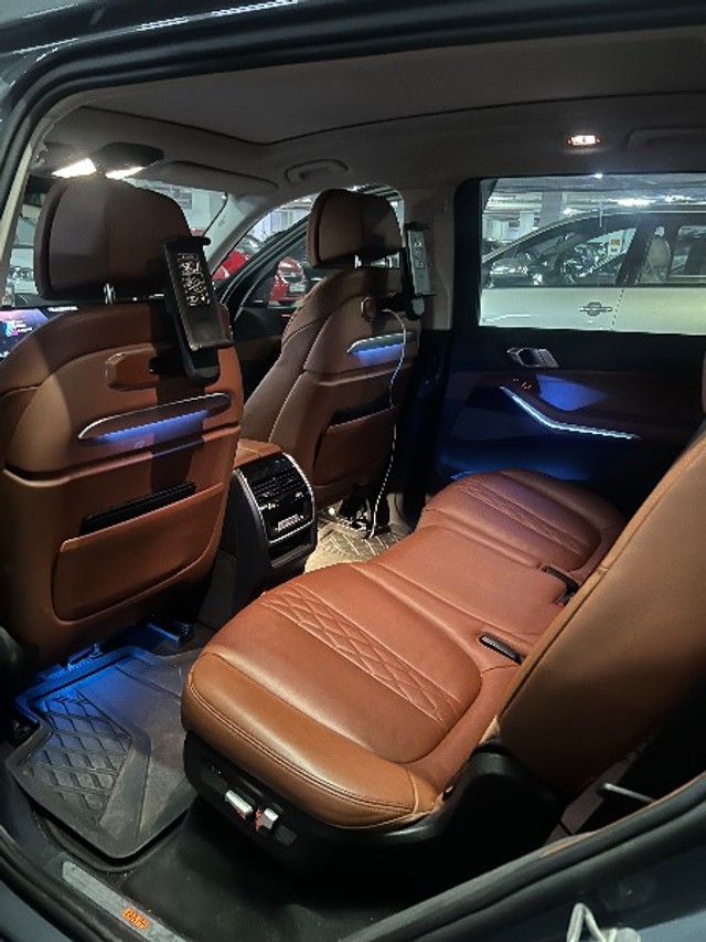 Second-hand 2024 BMW X7 xDrive40d Design Pure Excellence for sale in Bangalore-7