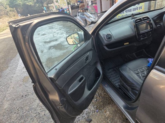 Second-hand 2018 Renault KWID 1.0 RXT for sale in Bhopal-3