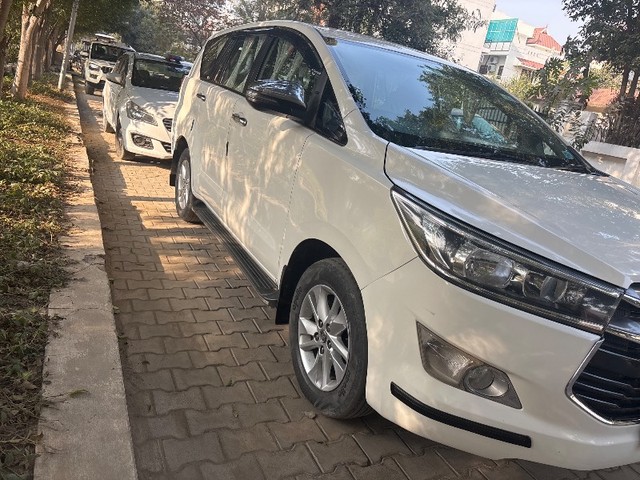 Toyota Innova Crysta 2.4 G MT 8S BSIV Second-hand 2018 Toyota Innova Crysta 2.4 G MT 8S BSIV for sale in Greater Noida-0
