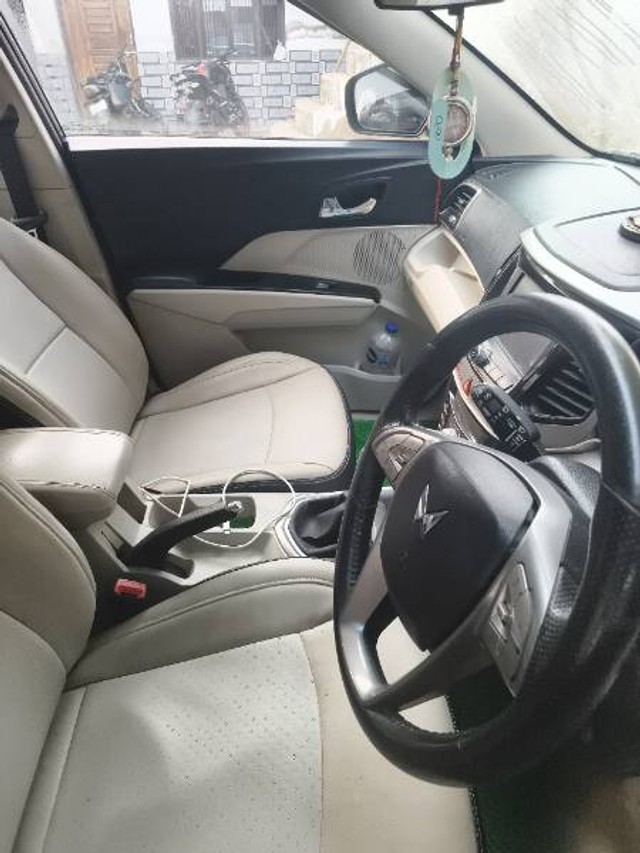 Second-hand 2023 Mahindra XUV300 W8 Diesel Sunroof BSVI for sale in Chitrakoot-3