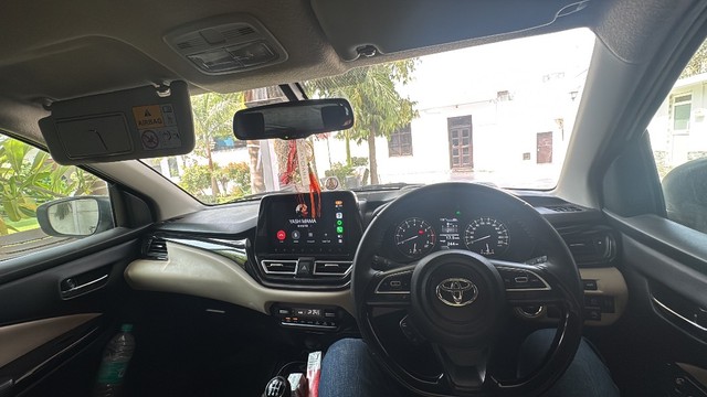 Second-hand 2022 Toyota Glanza V for sale in New Delhi-1