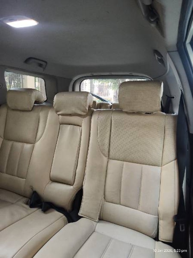 Second-hand 2018 Mahindra XUV500 W5 BSIV for sale in Noida-13