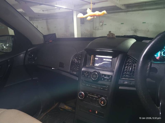 Second-hand 2018 Mahindra XUV500 W5 BSIV for sale in Noida-5