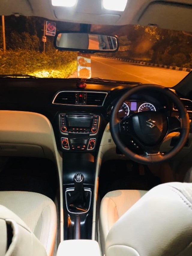 Second-hand 2017 Maruti Suzuki Ciaz ZXi for sale in New Delhi-4