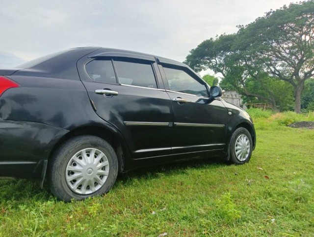 Second-hand 2010 Maruti Suzuki Swift Dzire LXi for sale in Howrah-4