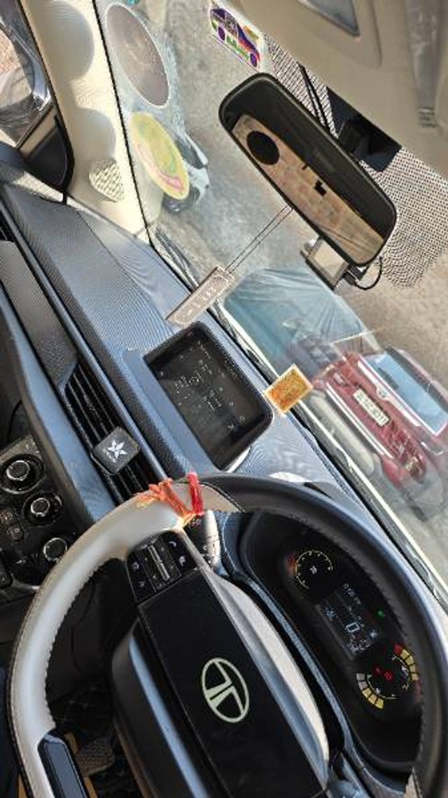 Second-hand 2025 Tata Nexon Smart Plus CNG for sale in Manesar-6