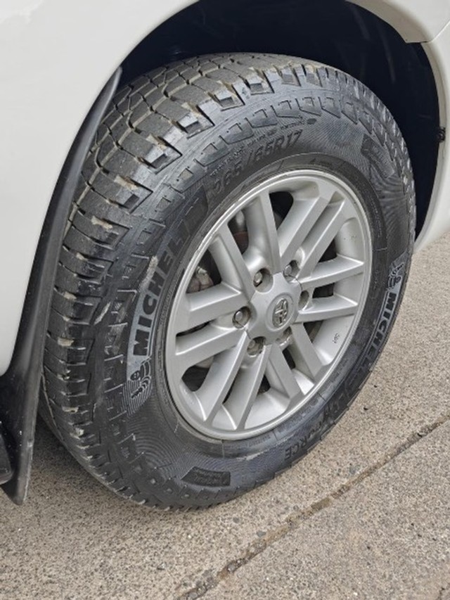 Second-hand 2012 Toyota Fortuner 4x2 4 Speed AT for sale in Mumbai-3