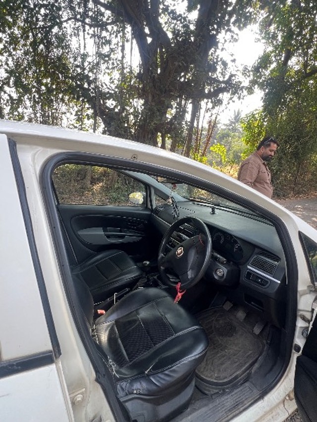 Second-hand 2011 Fiat Punto 1.3 Active for sale in Mumbai-5