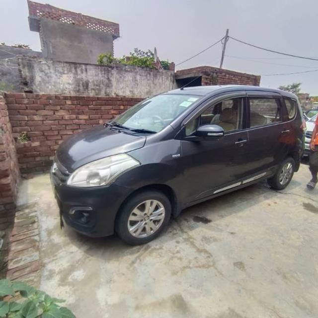 https://images10.gaadi.com/usedgaadi-sellcar/UsedCar/a6d3db84-aa1e-4958-ae58-8b6d6474902b/7c3349eb-74e4-4896-bee8-ec58ffca07e3.jpg?imwidth=6400