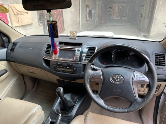 Toyota Fortuner 4x2 Manual Second-hand 2015 Toyota Fortuner 4x2 Manual for sale in Greater Noida-5