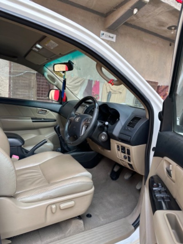 Toyota Fortuner 4x2 Manual Second-hand 2015 Toyota Fortuner 4x2 Manual for sale in Greater Noida-6