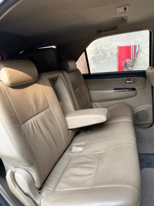 Toyota Fortuner 4x2 Manual Second-hand 2015 Toyota Fortuner 4x2 Manual for sale in Greater Noida-8