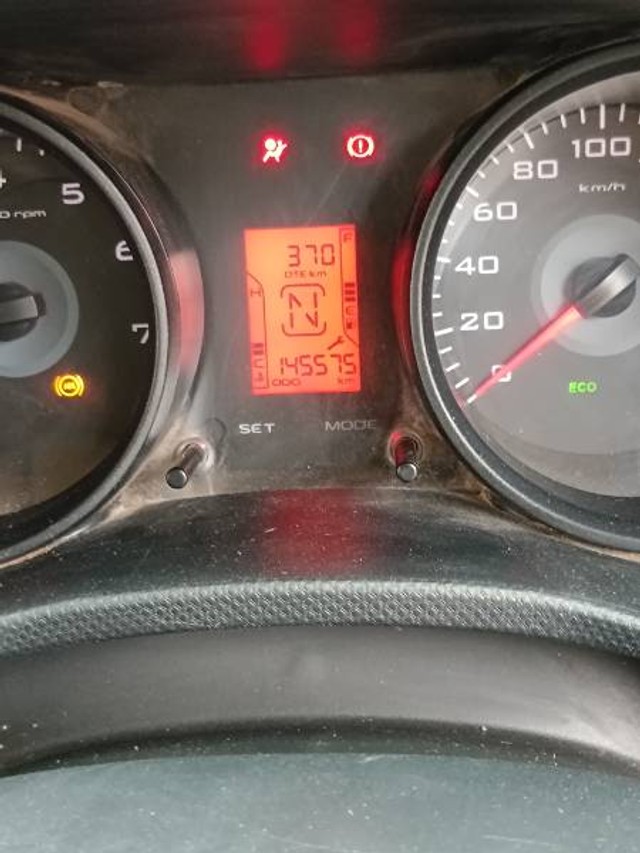 Mahindra TUV 300 T4 Second-hand 2017 Mahindra TUV 300 T4 for sale in Bharatpur-3