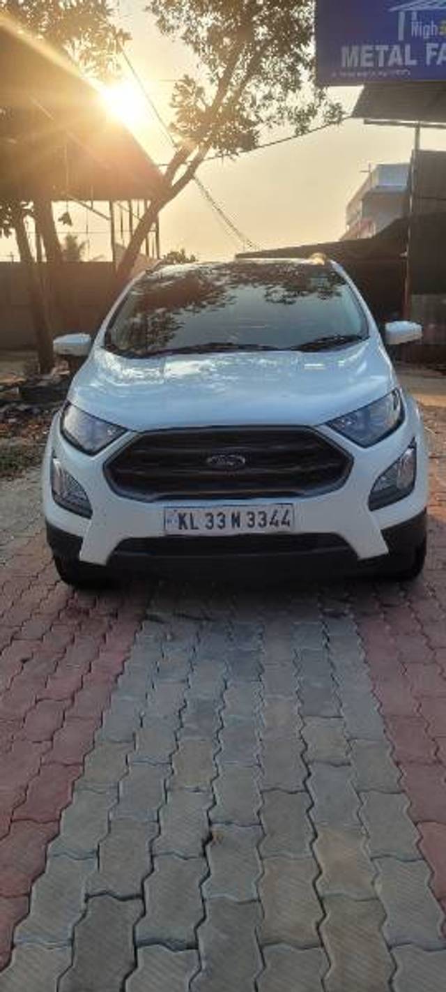 https://images10.gaadi.com/usedgaadi-sellcar/UsedCar/a6d96beb-9396-43f5-bd5e-dbbb02e7e4b0/8f31b166-c311-41aa-a1fe-95c175b3e978.jpg?imwidth=6402