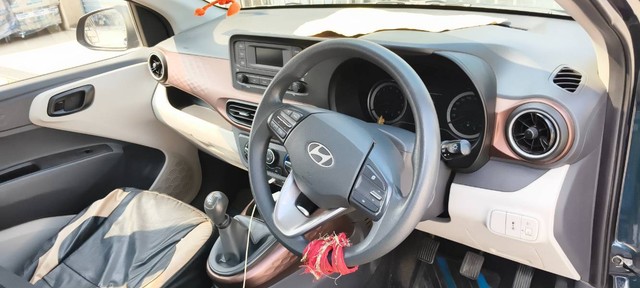 Second-hand 2024 Hyundai Aura S CNG for sale in Nadiad-5