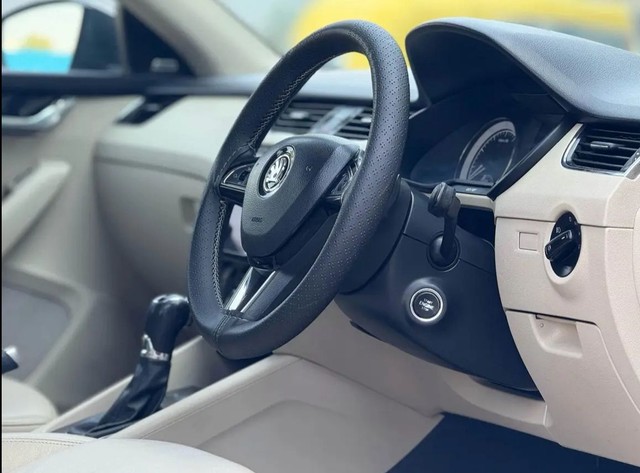 Second-hand 2018 Skoda Octavia 1.8 TSI AT L K for sale in Bhiwadi-6