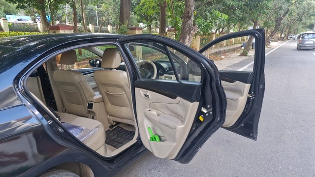 Maruti Ciaz ZXi Second-hand 2014 Maruti Ciaz ZXi for sale in Mysore-5