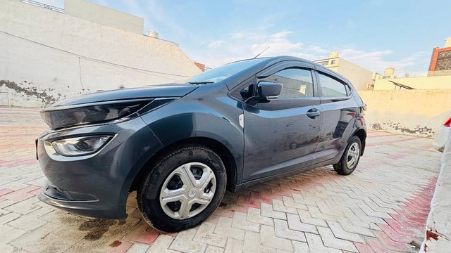 Second-hand 2020 Tata Altroz XM for sale in Panipat-3