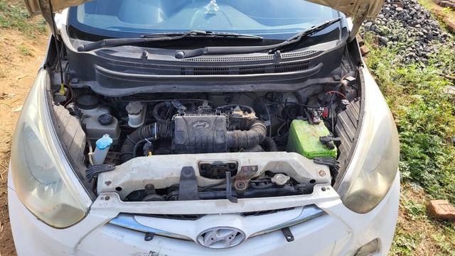 Hyundai EON Magna Second-hand 2012 Hyundai EON Magna for sale in Tiruvannamalai-11