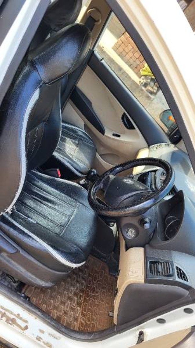 Hyundai EON Magna Second-hand 2012 Hyundai EON Magna for sale in Tiruvannamalai-8