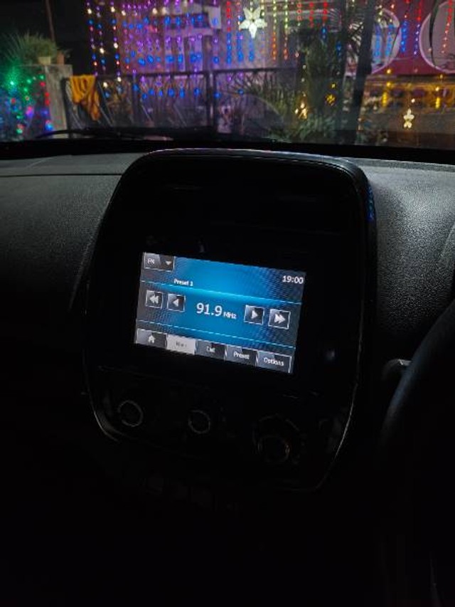 Second-hand 2016 Renault KWID 1.0 RXT for sale in Nuvem-6