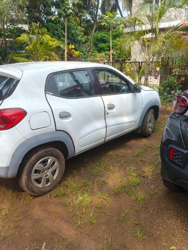Second-hand 2016 Renault KWID 1.0 RXT for sale in Nuvem-2