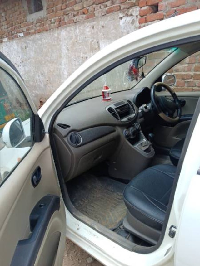 Second-hand 2011 Hyundai i10 Era for sale in Mehsana-5