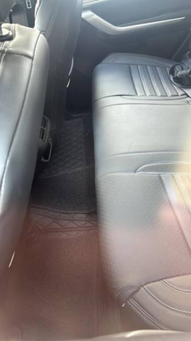 Second-hand 2023 Mahindra XUV700 AX3 BSVI for sale in Bangalore-4