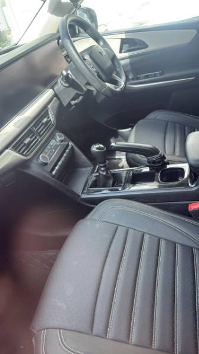 Second-hand 2023 Mahindra XUV700 AX3 BSVI for sale in Bangalore-2