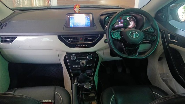 Second-hand 2023 Tata Nexon XZ Plus S for sale in Jabalpur-6