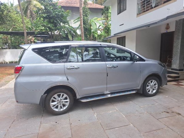 Second-hand 2018 Toyota Innova Crysta 2.4 G MT 8S BSIV for sale in Kasaragod-3