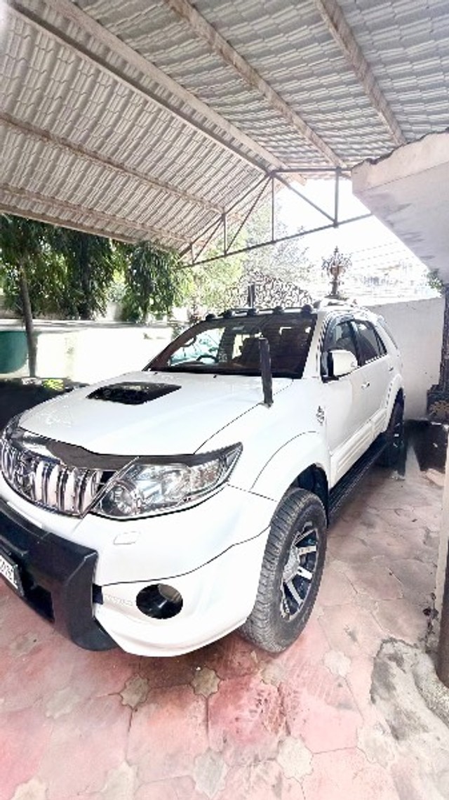 Second-hand 2014 Toyota Fortuner 4x2 AT for sale in Jalandhar-2
